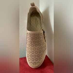 JAMBU .. WOMENS TAN SLIP-ON LEATHER SHOES